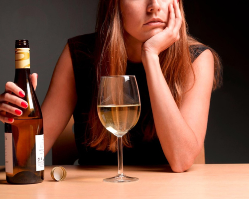 Анонимное лечение женского алкоголизма в Бронницах